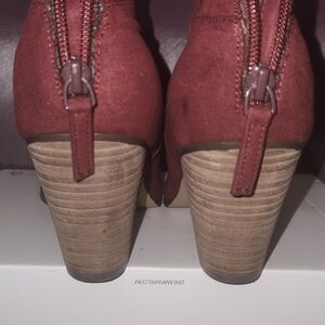 Violet & Red Suede Ankle Boots – Size 9 ✨